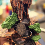 Zırhlı Korumalı Oval Kolye