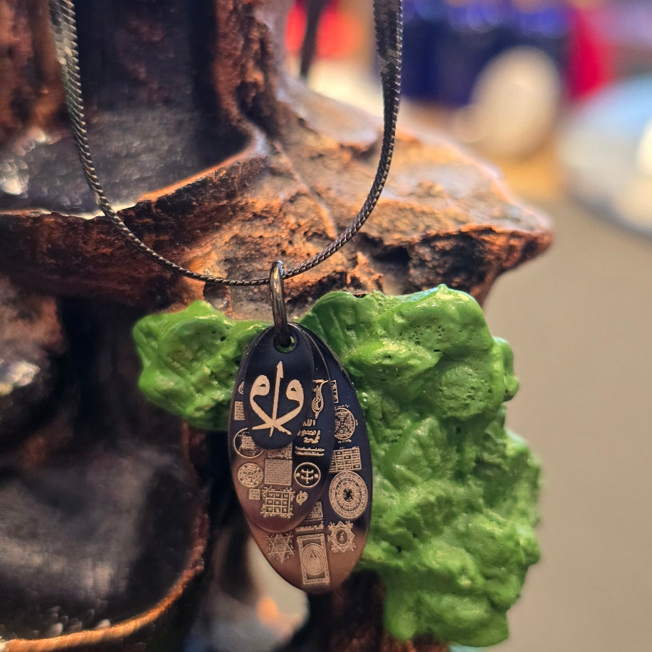 Dualı Zırhlı Yaprak Kolye