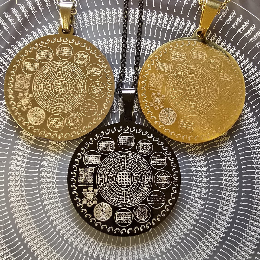 Korumalı Çelik Kolye