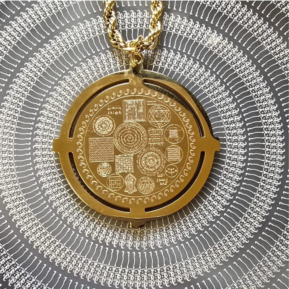 Korumalı Taşlı Çelik Kolye