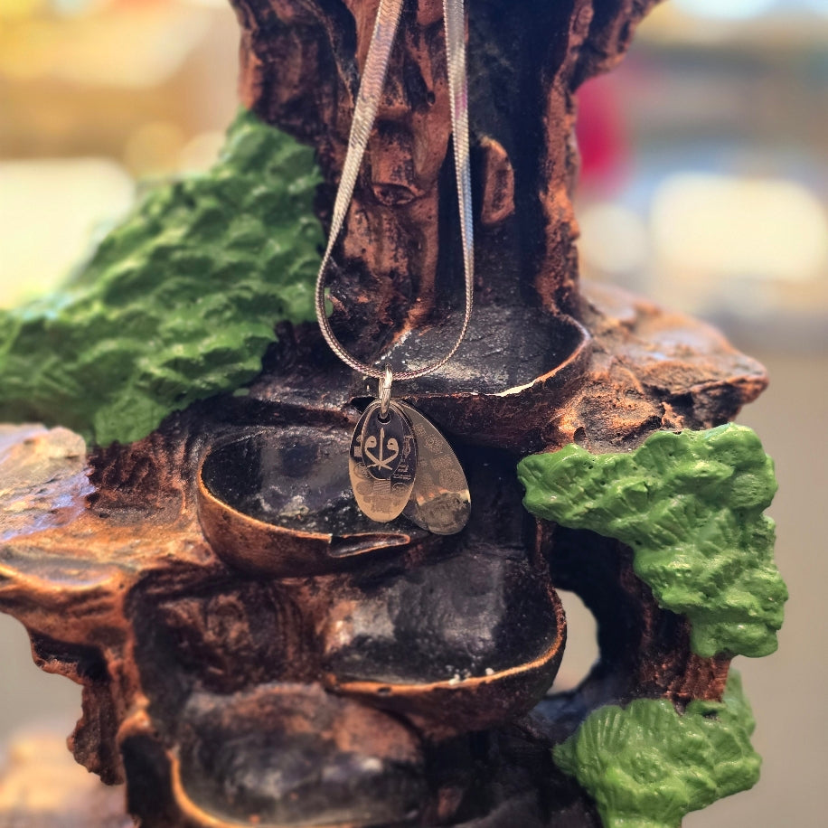 Dualı Zırhlı Yaprak Kolye